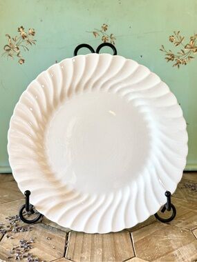 Vintage Johnson Brothers Snowhite Regency
10” Plate/Platter, Ironstone